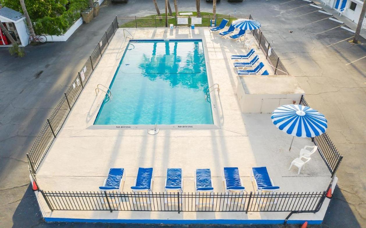 Royal Palms Motel 泰比岛 外观 照片